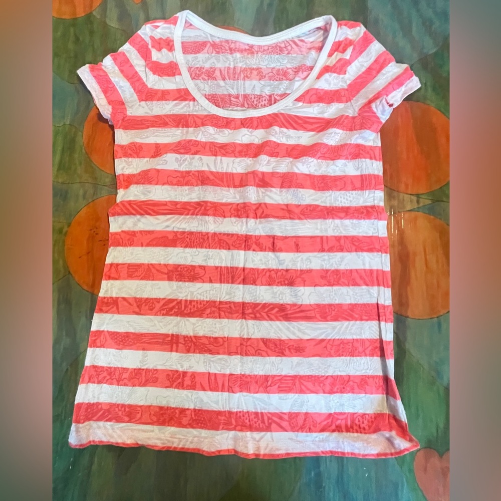 Favorite T short Sleeve Pullover T Shirt Womens Size Medium Pink White Stripes.